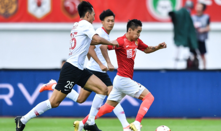 包含转折点！罗马单刀错失；中超赛前攻防权衡；管理层满意；赛程密集仍需轮换的词条