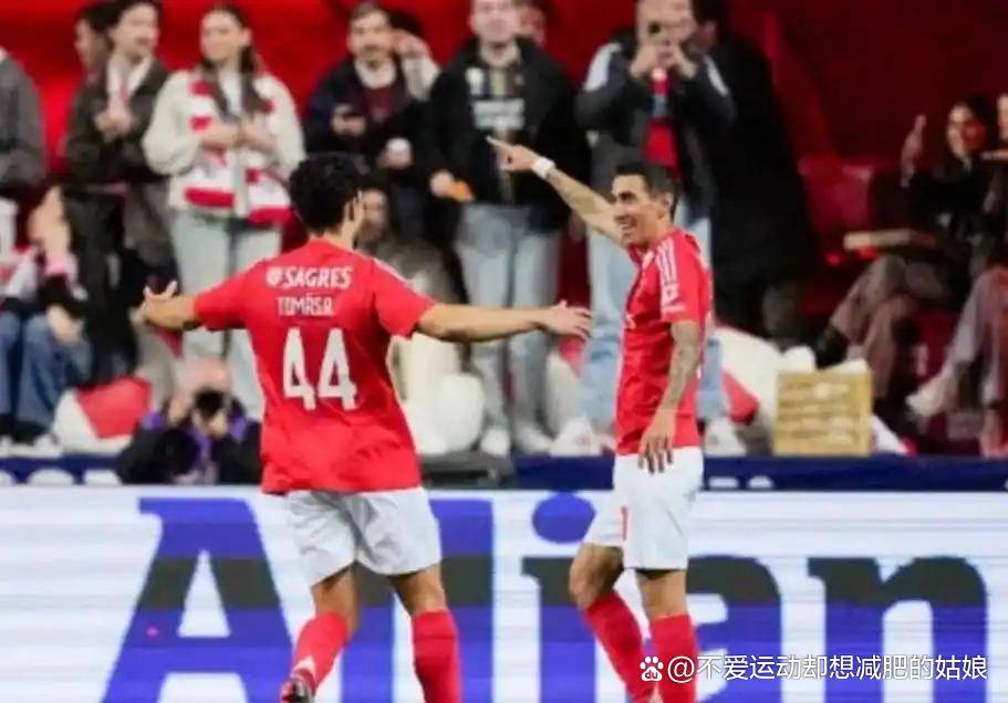 葡超关键时刻再迎强敌;波士顿凯尔特人刷新队史纪录;主帅态度:赛场秩序良好;身体对抗强度拉满(詹姆斯成为波士顿凯尔特人老板) 葡超关键时刻再迎强敌;波士顿凯尔特人刷新队史纪录;主帅态度:赛场秩序良好;身体对抗强度拉满(詹姆斯成为波士顿凯尔特人老板)