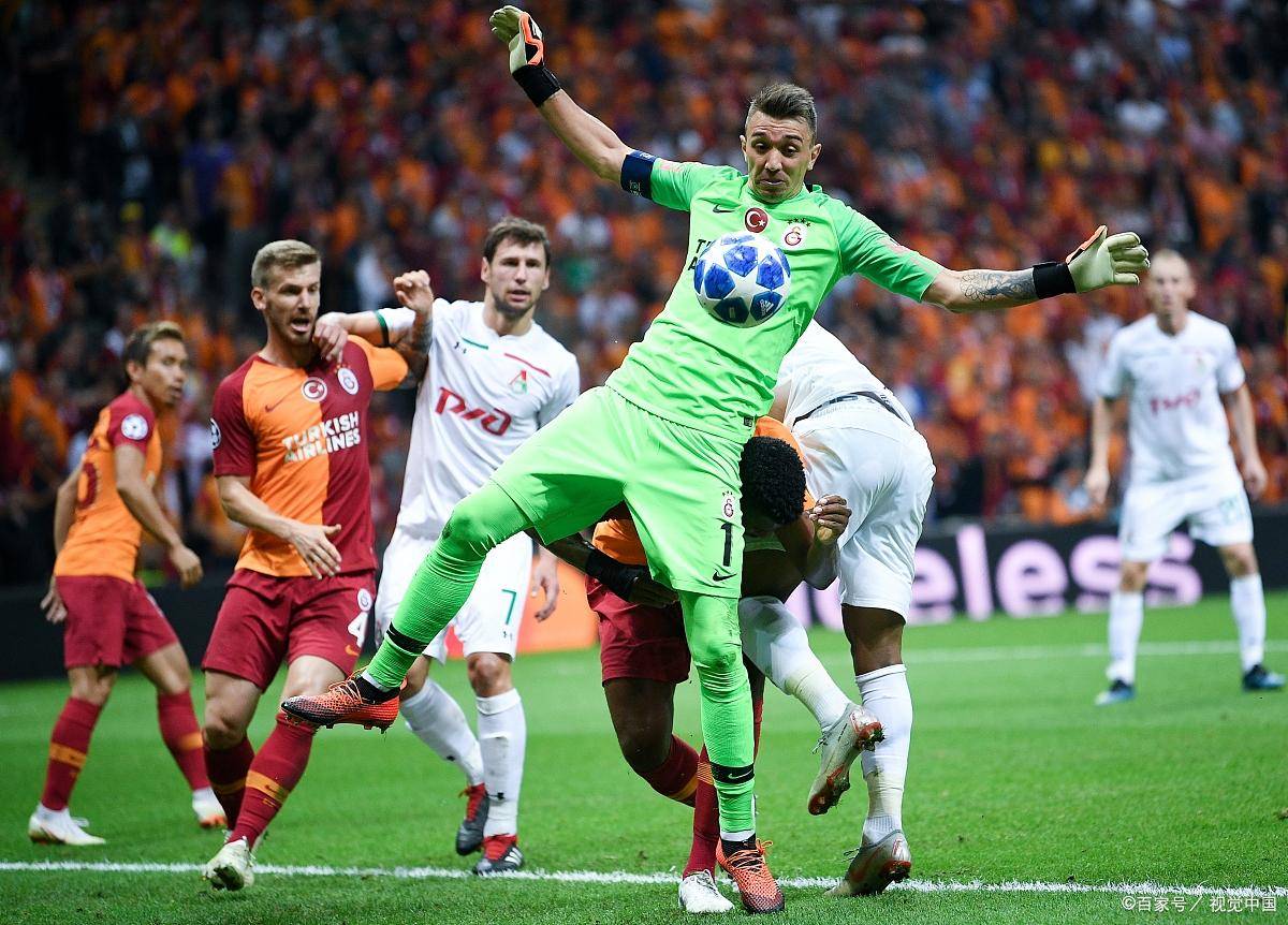 包含国际比赛日体能课后；埃因霍温调整名单备战西甲；震撼外界；轮换策略成焦点的词条