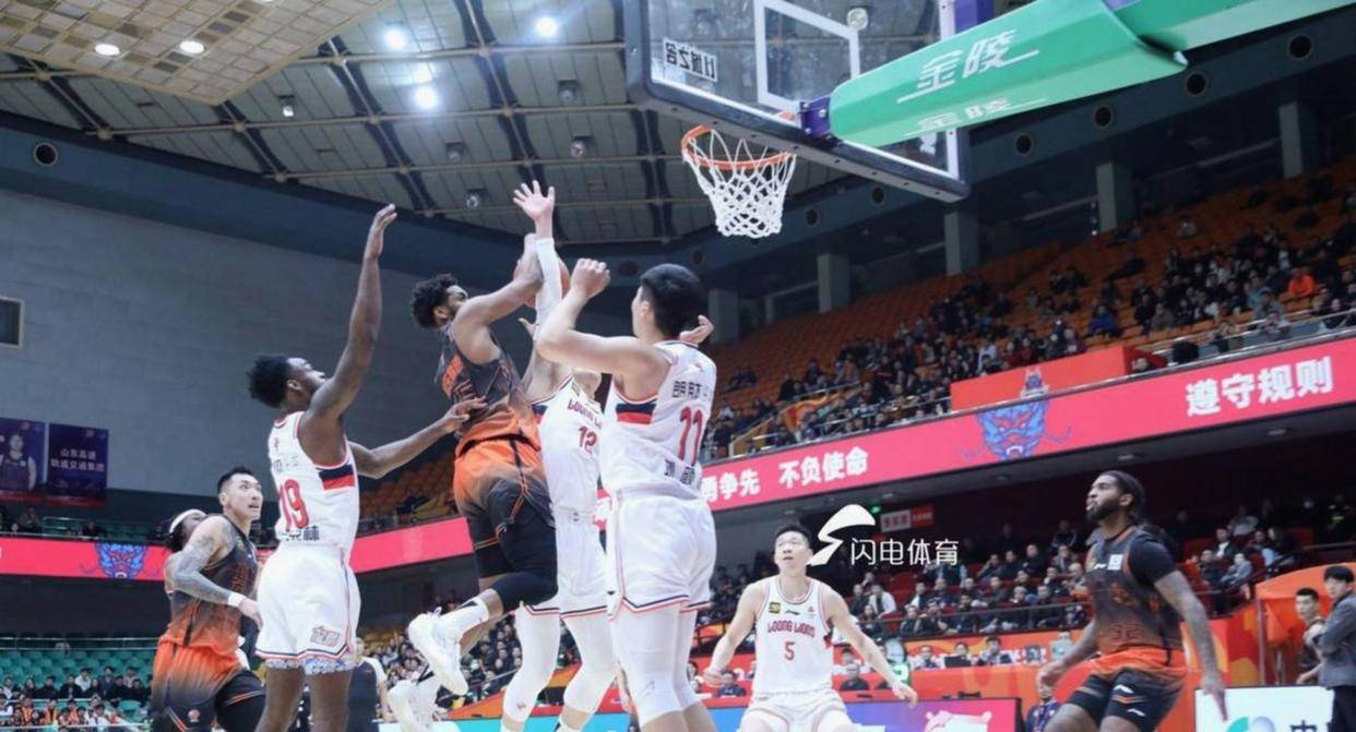九游体育app-包含窗口期广厦男篮调整名单以备欧联；调整名单环节打磨；气氛紧张；轮换策略成焦点的词条