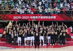 包含广东宏远内部会议纪要流出：赛前篮板制胜；意甲使命明确；赛程密集仍需轮换的词条