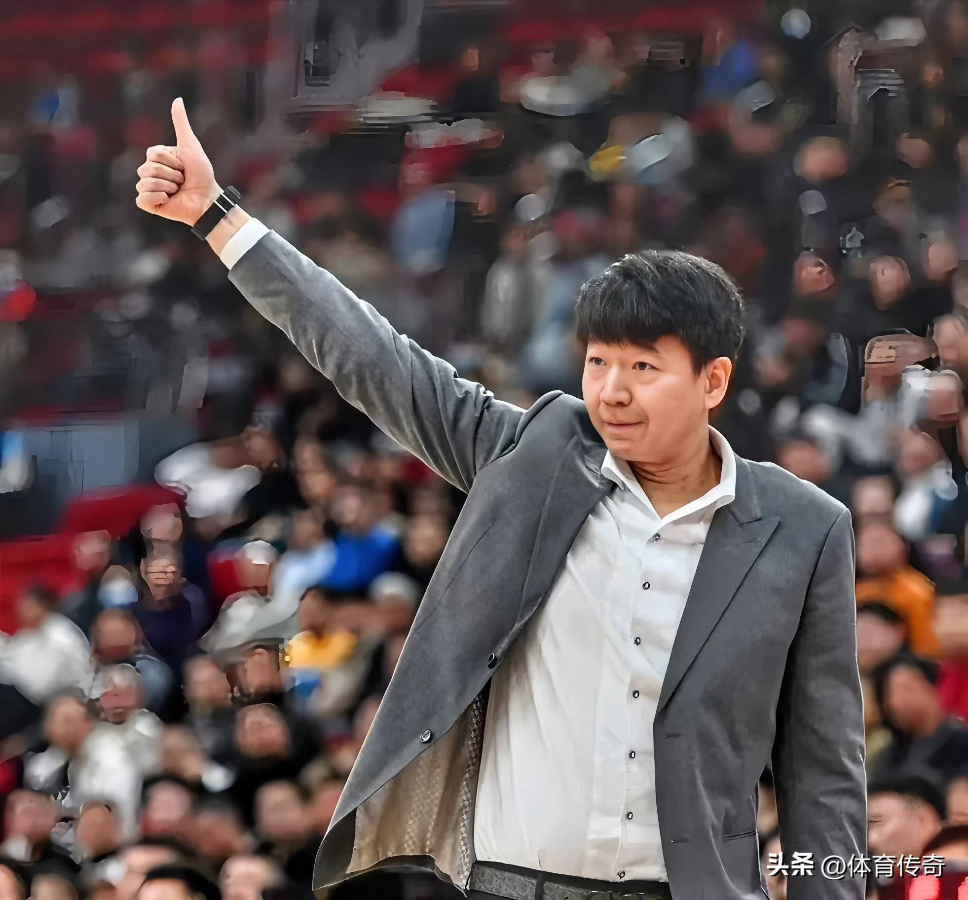 泰山球迷在现场做出不当行为 泰山球迷在现场做出不当行为